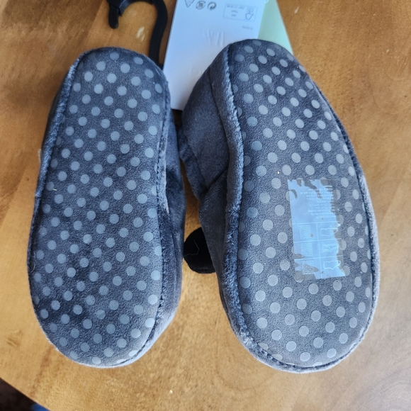 NWT Disney H&M Mickey Mouse Slippers Plush Child Size 7-8 - Picture 3 of 5